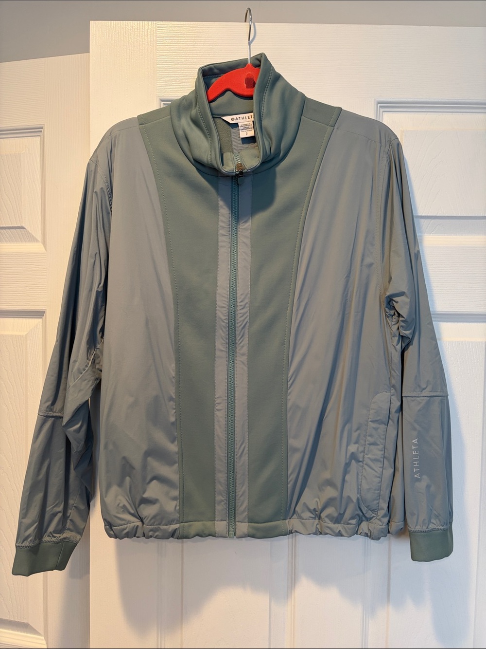 Athleta Women’s Sage/Muted Green Full-Zip Lightweight Jacket